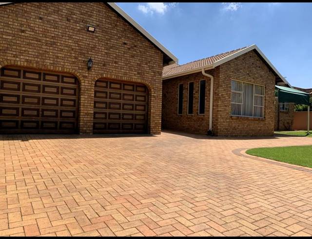 5 BEDROOM HOUSE FOR SALE IN SUNWARD PARK